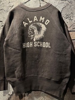 画像1: 1960's “ ALAMO / HIGH SCHOOL（NATIVE AMERICANS PRINT） ” / BLACK × WHT PRINT SWEAT / MINT CONDTION